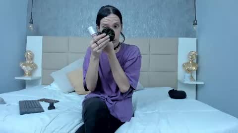 Snapshot of hecate1_ chatting on June 2026 07:12:01 PM Keira Hecate online show from June 2026 07:12:01 PM