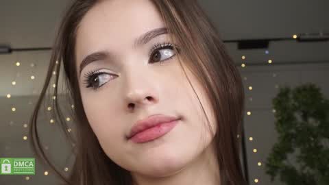 Snapshot of hecola chatting on December 2024 03:42:02 PM Nika next stream 200pm GMT online show from December 2024 03:42:02 PM