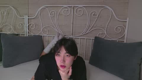 Snapshot of heejinwang chatting on October 2025 08:33:01 PM HEEJIN online show from October 2025 08:33:01 PM