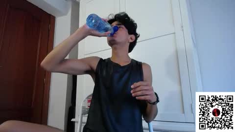 hefestion_ online show from October 2025 04:17:02 PM