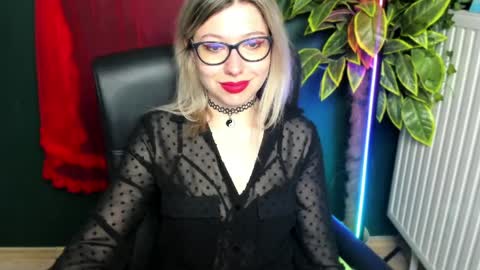 Snapshot of heidi_pleasure chatting on May 2026 04:53:02 AM Heidi online show from May 2026 04:53:02 AM