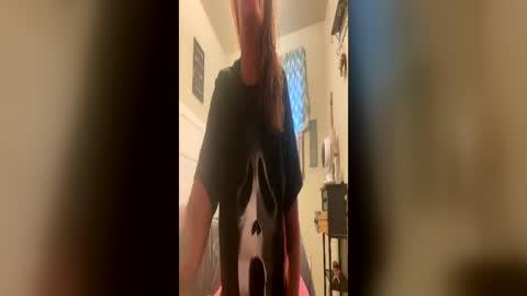 Snapshot of heidikinz chatting on June 2026 03:49:01 AM HeidiKinz online show from June 2026 03:49:01 AM