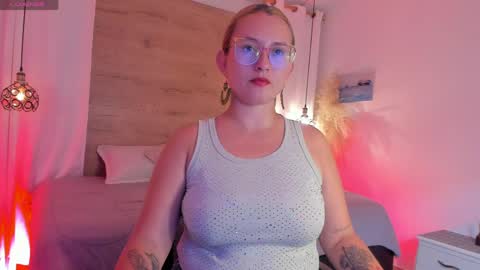 ANTARA REY online show from April 2026 07:03:02 PM