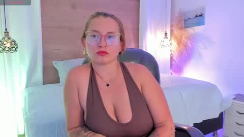 ANTARA REY online show from April 2026 07:17:02 PM