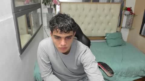 heiker_ online show from September 2025 02:49:01 AM