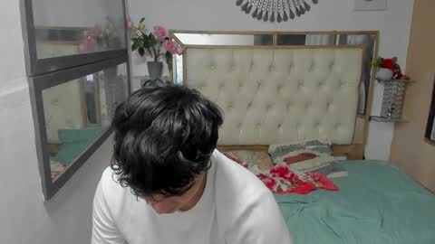 heiker_ online show from October 2025 04:57:02 AM