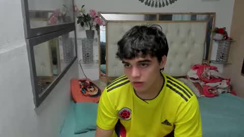 heiker_ online show from October 2025 03:43:01 AM