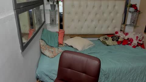 heiker_ online show from November 2025 02:56:02 AM