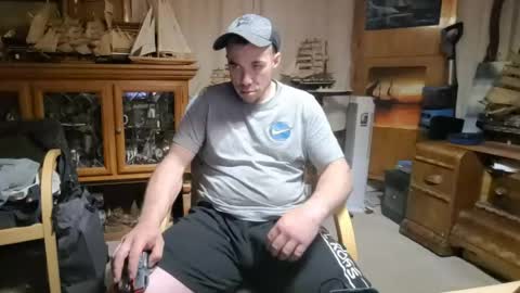 xxScubaStevexx online show from April 2026 06:05:02 AM