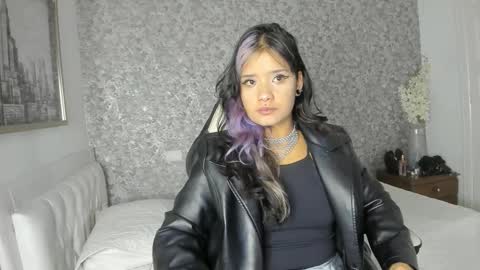 Snapshot of hela_strossner chatting on September 2025 12:06:01 PM Hella online show from September 2025 12:06:01 PM