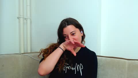 helen_adams_ online show from December 2024 01:45:01 PM