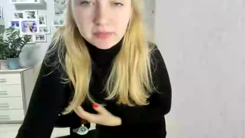 Helen sven online show from October 2025 03:36:01 PM