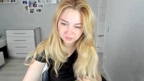 Snapshot of helen_angel_girl chatting on May 2026 05:34:02 AM Helen sven online show from May 2026 05:34:02 AM