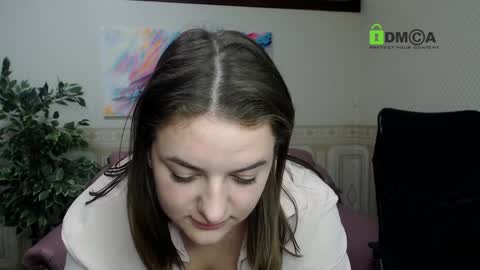 Snapshot of helen_elliot chatting on December 2024 09:50:02 AM Helen Elliot online show from December 2024 09:50:02 AM