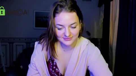 Snapshot of helen_elliot chatting on December 2024 10:47:01 AM Helen Elliot online show from December 2024 10:47:01 AM