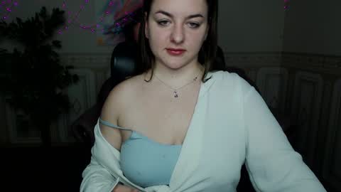 Snapshot of helen_elliot chatting on December 2024 07:22:02 AM Helen Elliot online show from December 2024 07:22:02 AM