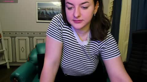 Snapshot of helen_elliot chatting on December 2024 07:03:01 AM Helen Elliot online show from December 2024 07:03:01 AM