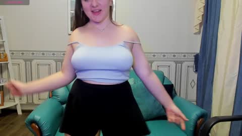 Snapshot of helen_elliot chatting on December 2024 10:12:01 AM Helen Elliot online show from December 2024 10:12:01 AM
