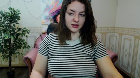 Snapshot of helen_elliot chatting on February 2025 07:07:02 AM Helen Elliot online show from February 2025 07:07:02 AM