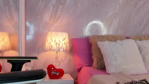 Helena Santos  online show from February 2026 11:09:02 AM