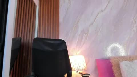 Helena Santos  online show from April 2026 12:08:02 PM