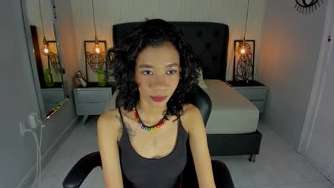 Snapshot of helenebird chatting on September 2025 08:52:02 PM online show from September 2025 08:52:02 PM