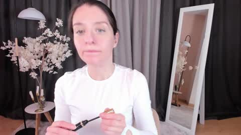 Helen online show from March 2025 04:06:01 AM