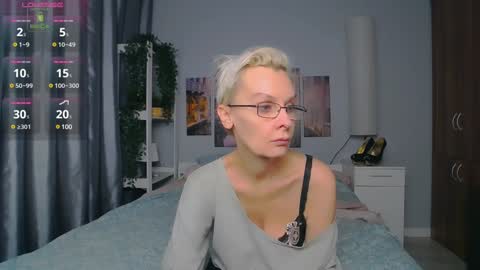 Helga online show from December 2024 10:00:01 PM