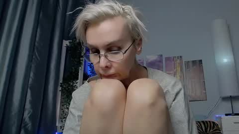 Helga online show from January 2025 03:48:01 AM