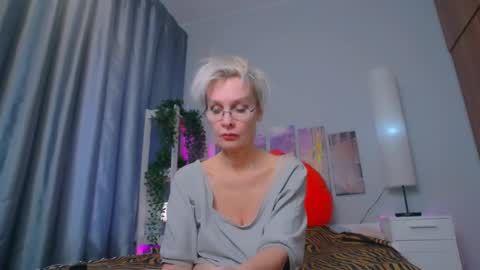 Helga online show from February 2025 10:44:02 AM
