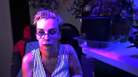 Helga online show from July 2026 06:01:02 PM