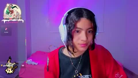 Helia Transfem and Amy online show from December 2025 08:01:01 AM