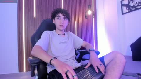 Snapshot of helios_obscuro chatting on September 2025 02:11:01 PM helios_obscuro online show from September 2025 02:11:01 PM