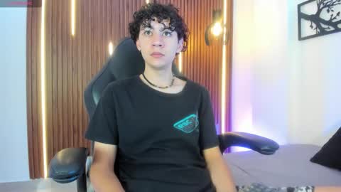 Snapshot of helios_obscuro chatting on October 2025 12:23:02 PM helios_obscuro online show from October 2025 12:23:02 PM