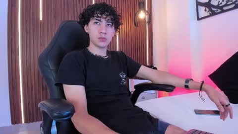 Snapshot of helios_obscuro chatting on October 2025 12:49:02 PM helios_obscuro online show from October 2025 12:49:02 PM