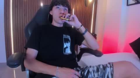 Snapshot of helios_obscuro chatting on October 2025 03:50:02 AM helios_obscuro online show from October 2025 03:50:02 AM