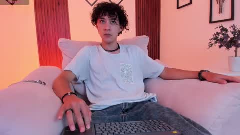 Snapshot of helios_obscuro chatting on November 2025 02:57:02 AM helios_obscuro online show from November 2025 02:57:02 AM