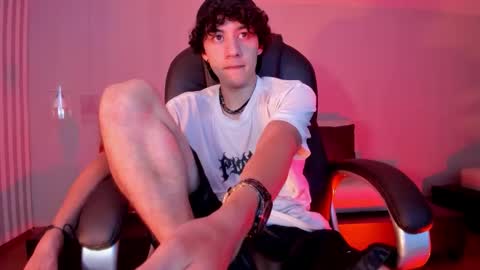 Snapshot of helios_obscuro chatting on November 2025 05:19:01 AM helios_obscuro online show from November 2025 05:19:01 AM