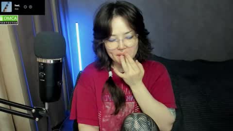 Red online show from November 2025 06:13:01 PM