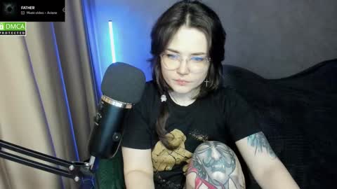 Red online show from December 2025 06:59:02 PM