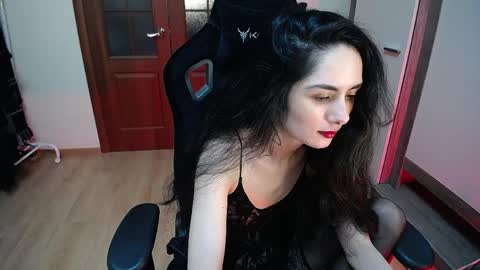 Snapshot of hella_helen chatting on May 2026 09:21:01 PM Helen online show from May 2026 09:21:01 PM
