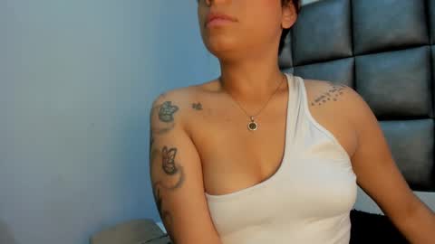 hellen__smith_ online show from September 2025 01:44:02 PM