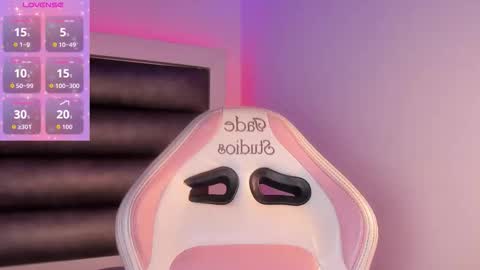 hellen__smith_ online show from March 2026 08:30:01 PM