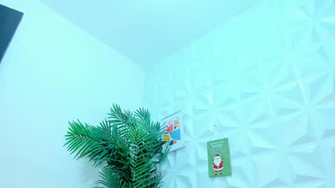 Snapshot of hellen_sky_ chatting on December 2024 11:05:02 PM hellen online show from December 2024 11:05:02 PM