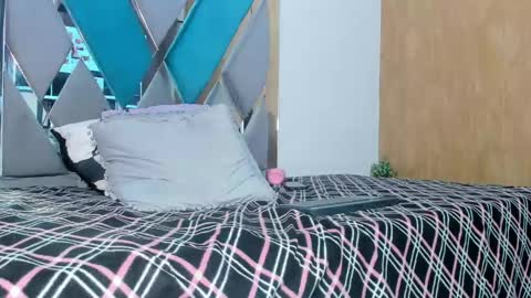 Snapshot of hellen_sky_ chatting on February 2025 07:22:01 AM hellen online show from February 2025 07:22:01 AM
