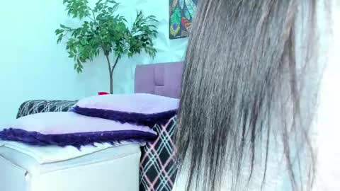 Snapshot of hellen_sky_ chatting on February 2025 07:36:01 PM hellen online show from February 2025 07:36:01 PM