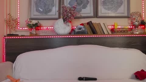    online show from February 2025 07:23:01 AM