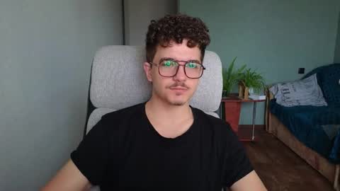 Snapshot of hellish_sugar chatting on October 2025 07:12:01 AM Remy online show from October 2025 07:12:01 AM