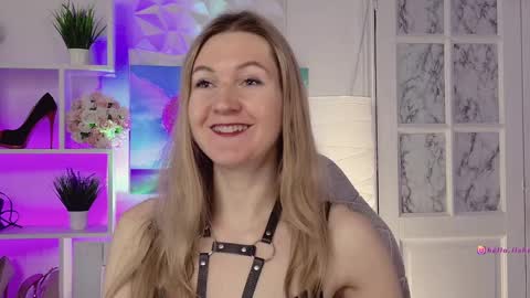 Alisia  Monday to Friday from 10 am to 4 pm GMT 2 online show from January 2025 08:04:01 AM