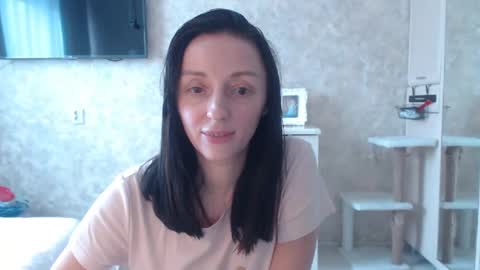 Snapshot of hellokittykaty chatting on February 2025 09:32:02 AM Victory online show from February 2025 09:32:02 AM